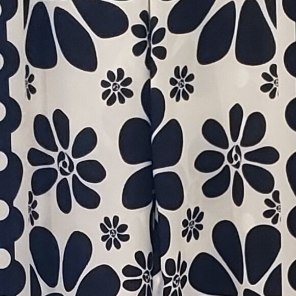 Rose and Olive Black and While Bold Flower Wide Leg Pant - Picture 4 of 11